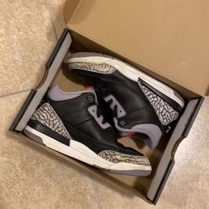 Jordan 3 Retro | Cement Grey / Black / Fire Red